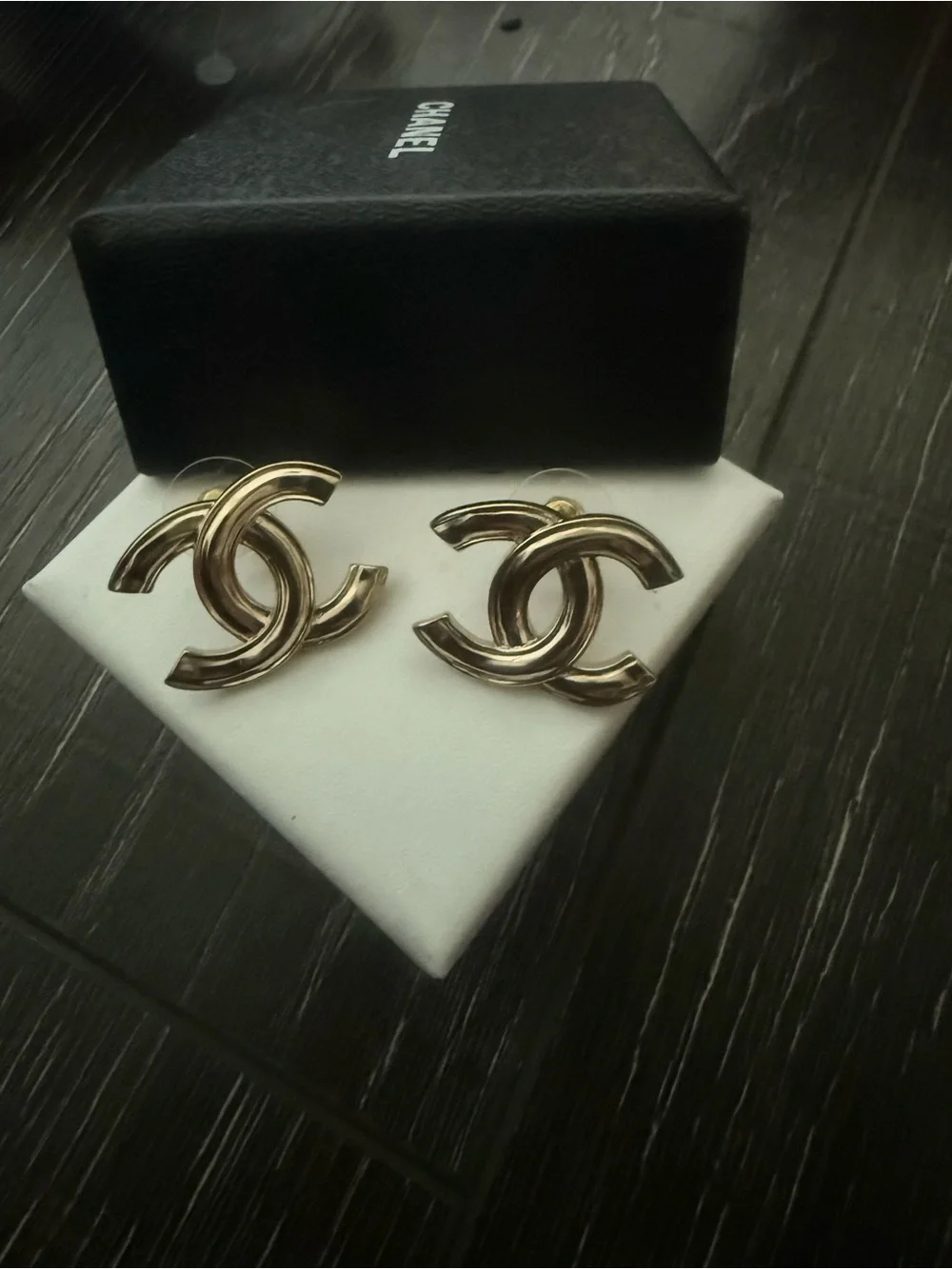 CHANEL Large CC Logo Stud Earrings Light Gold 1” •  Like New • Authentic